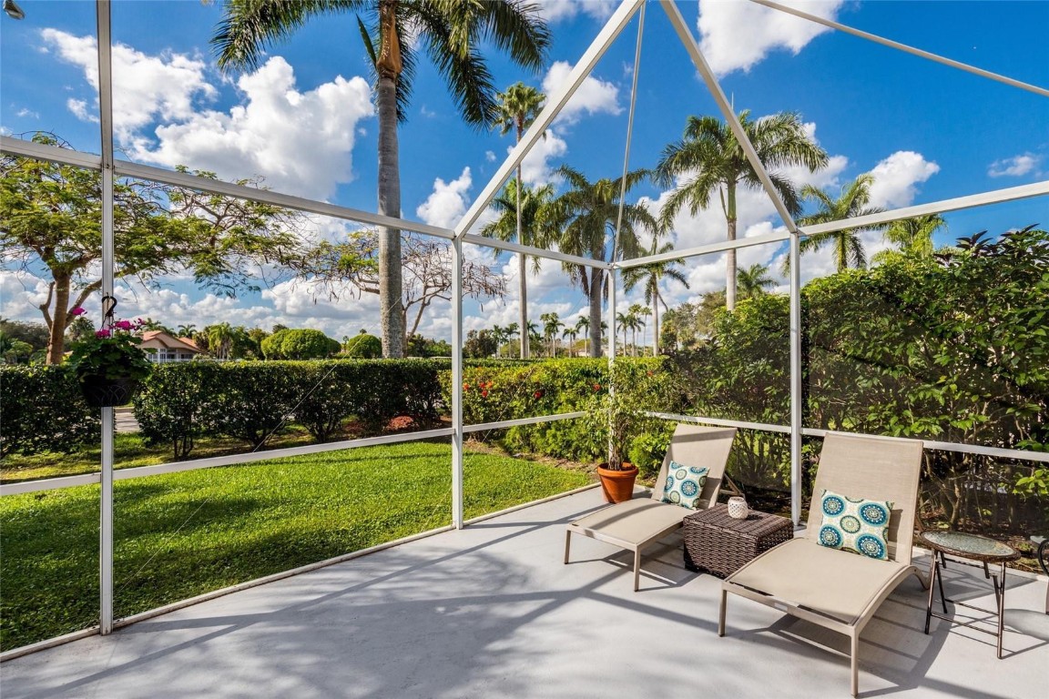 Hollywood Lakes Country C - Residential