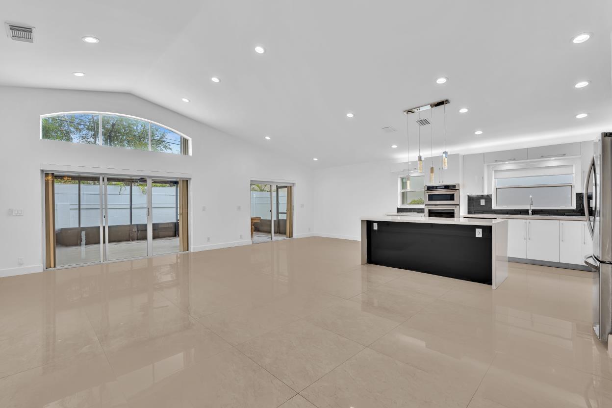 3307 SW 49th Street