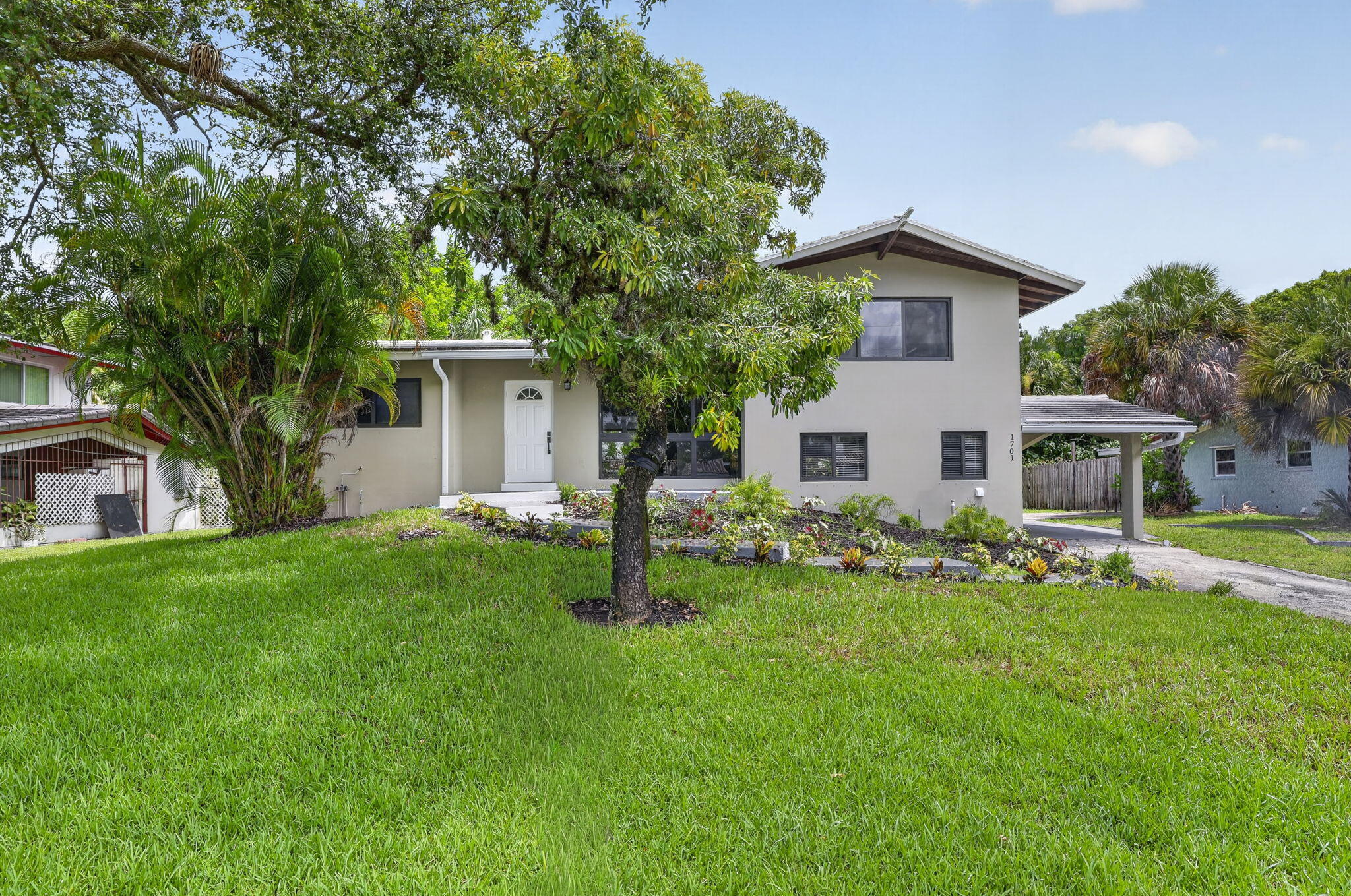 1701 SW 4TH Court