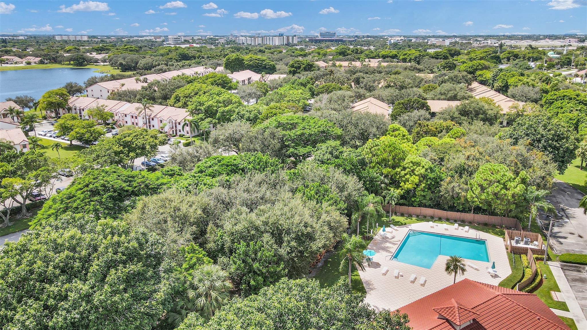 LAKE WINDWOOD - Residential