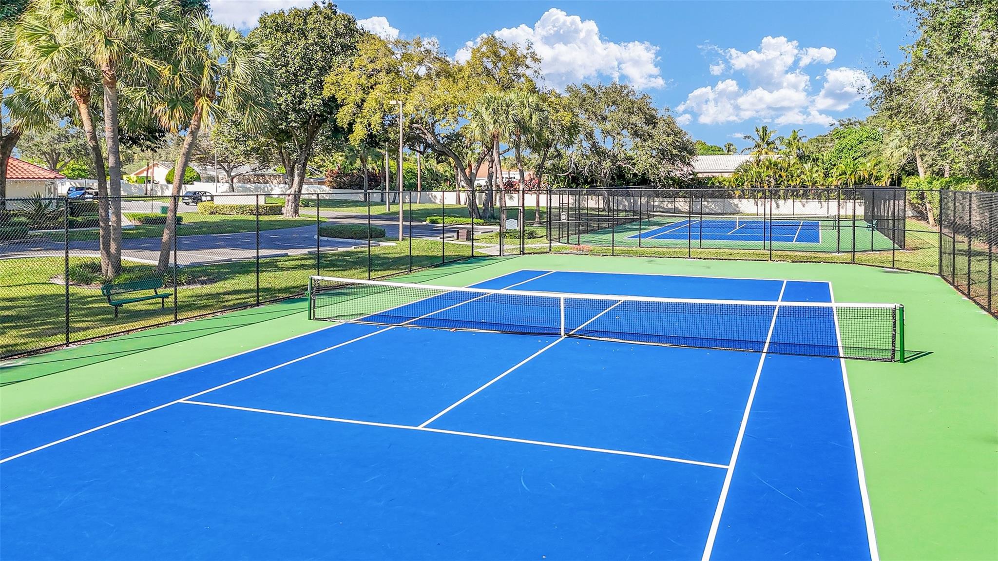 LAKE WINDWOOD - Residential