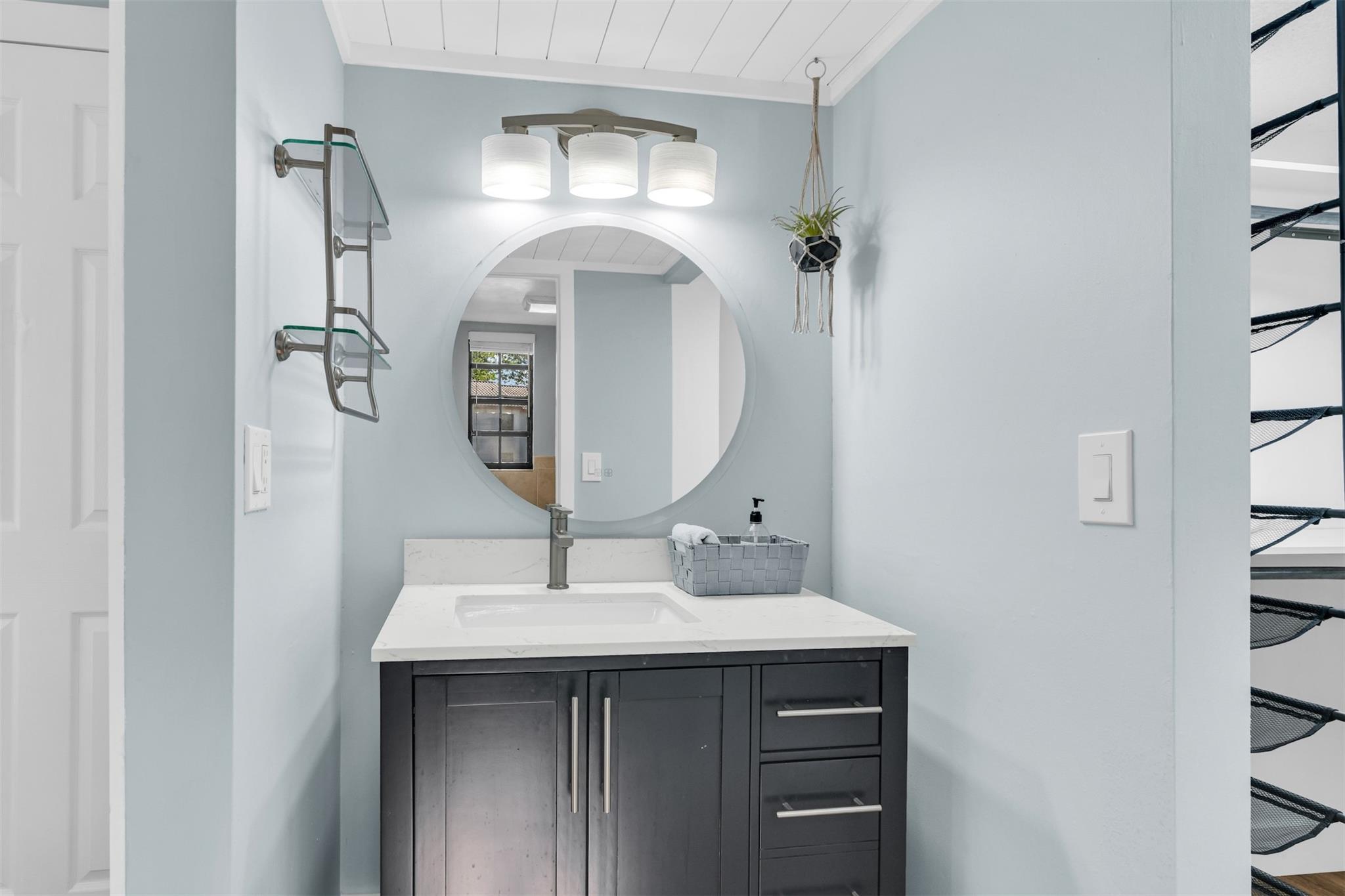 LAKE WINDWOOD - Residential