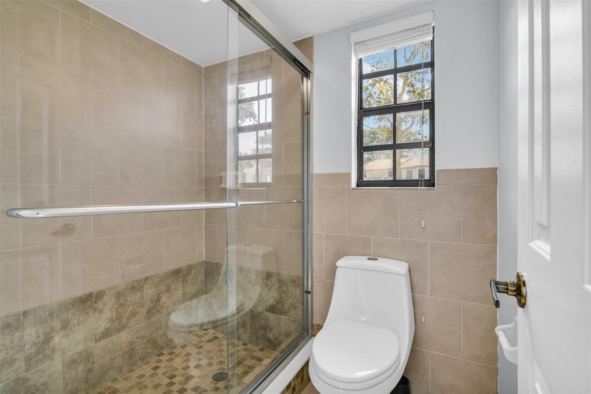 LAKE WINDWOOD - Residential