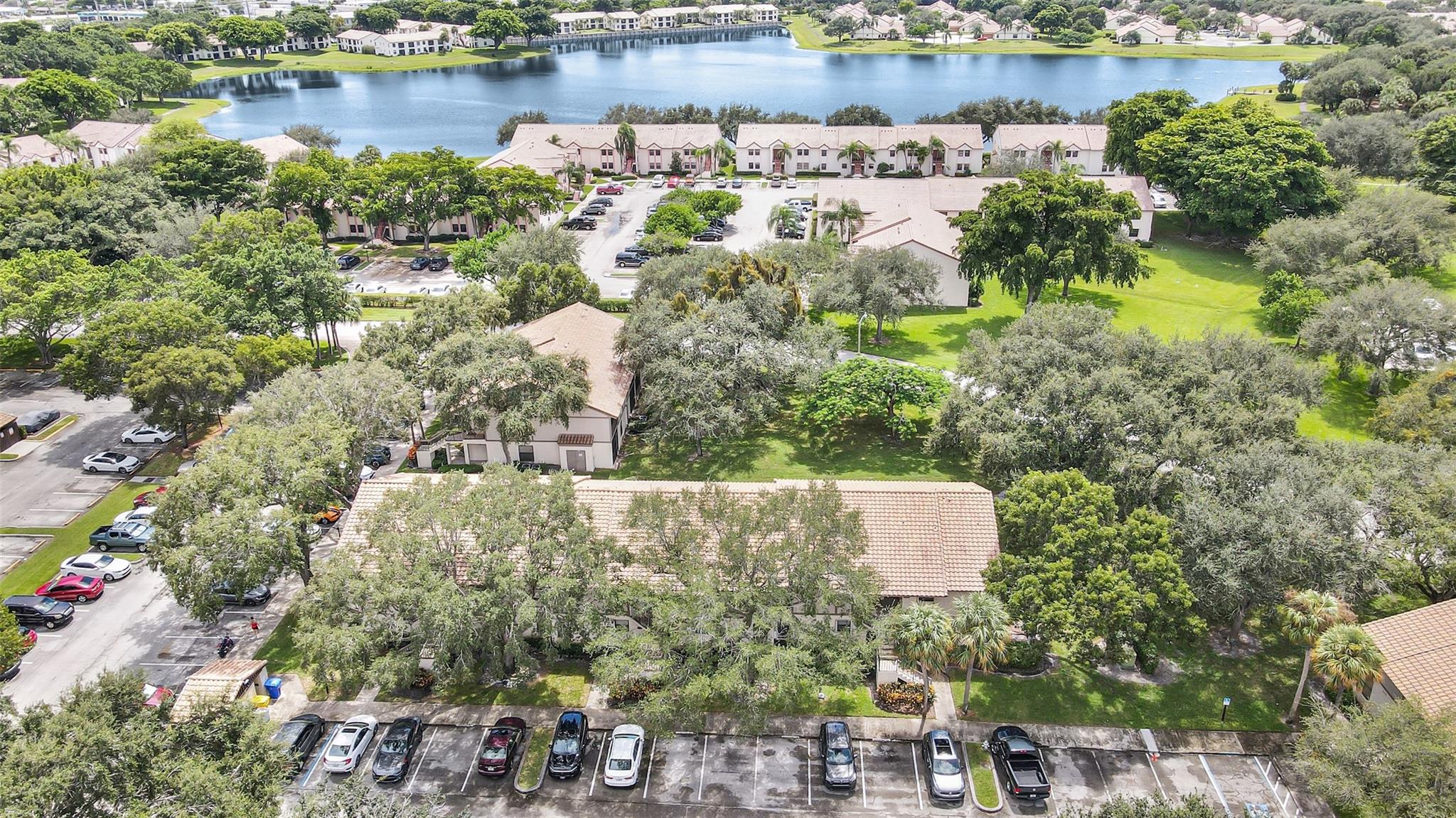 LAKE WINDWOOD - Residential