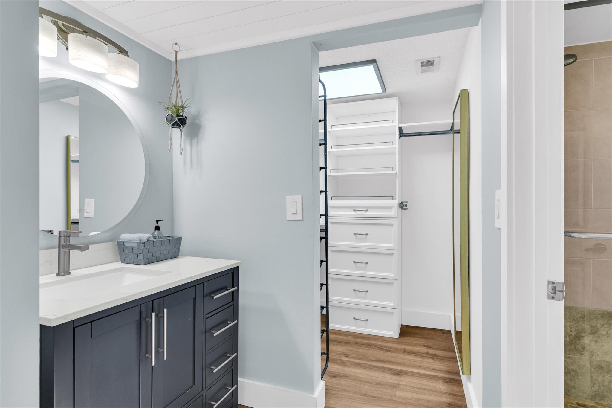 LAKE WINDWOOD - Residential