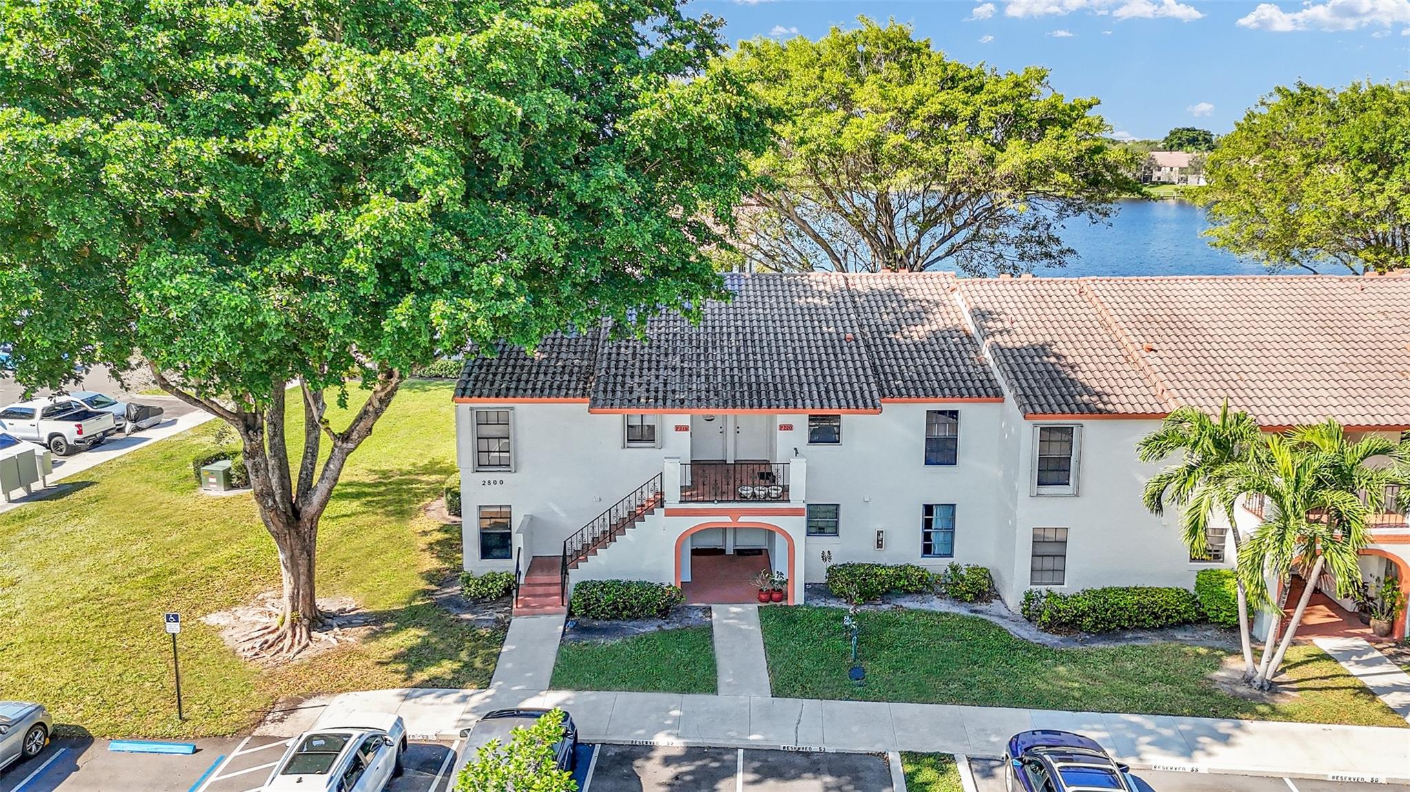 LAKE WINDWOOD - Residential