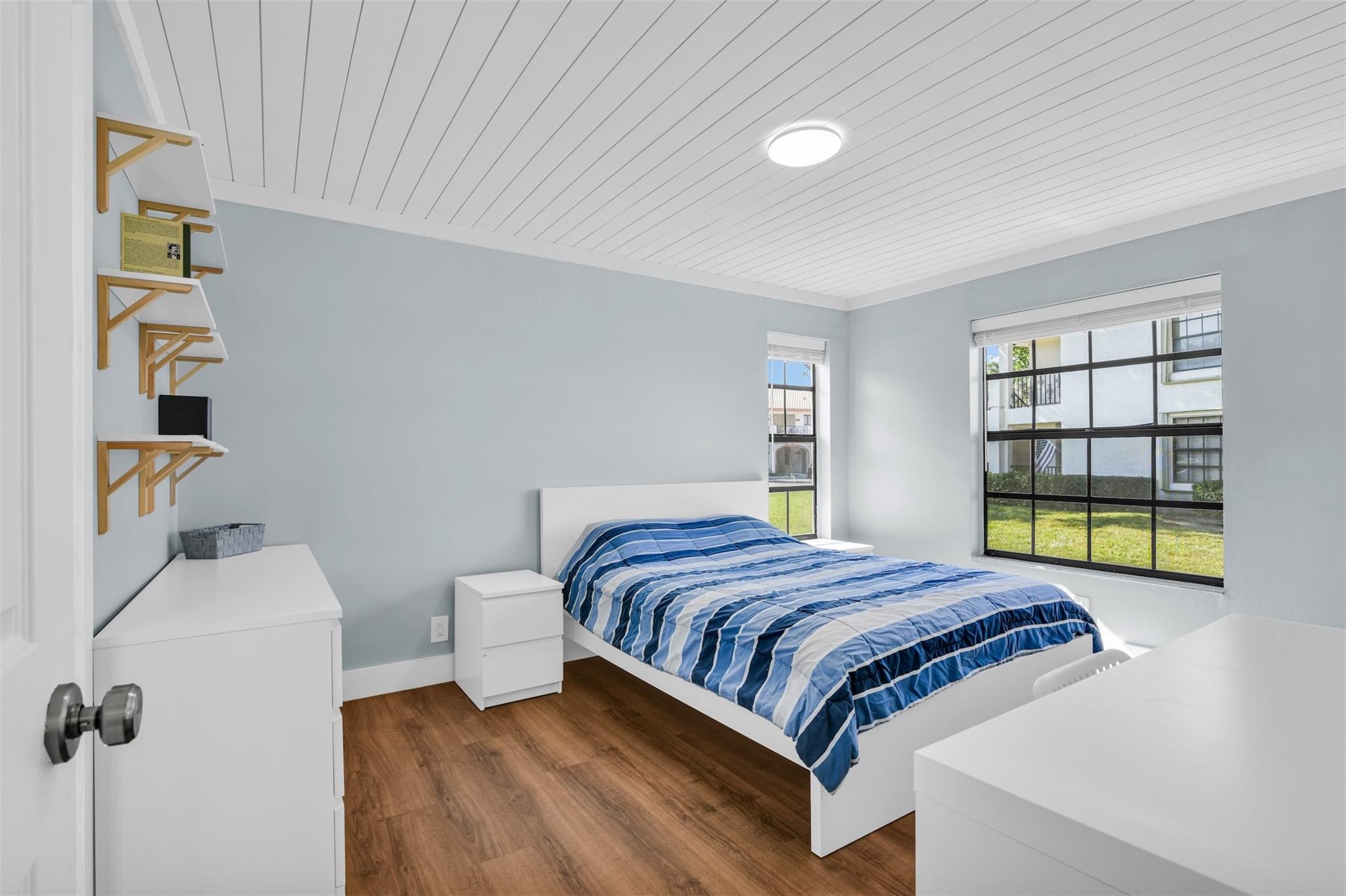 LAKE WINDWOOD - Residential