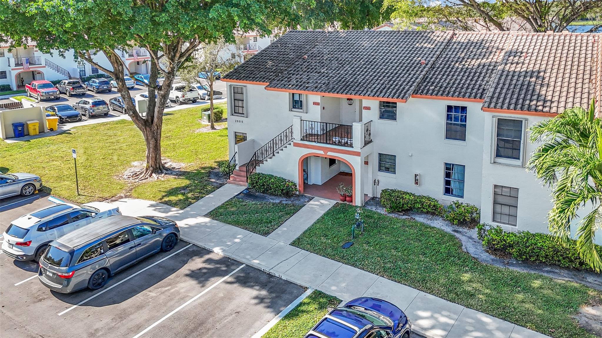 LAKE WINDWOOD - Residential