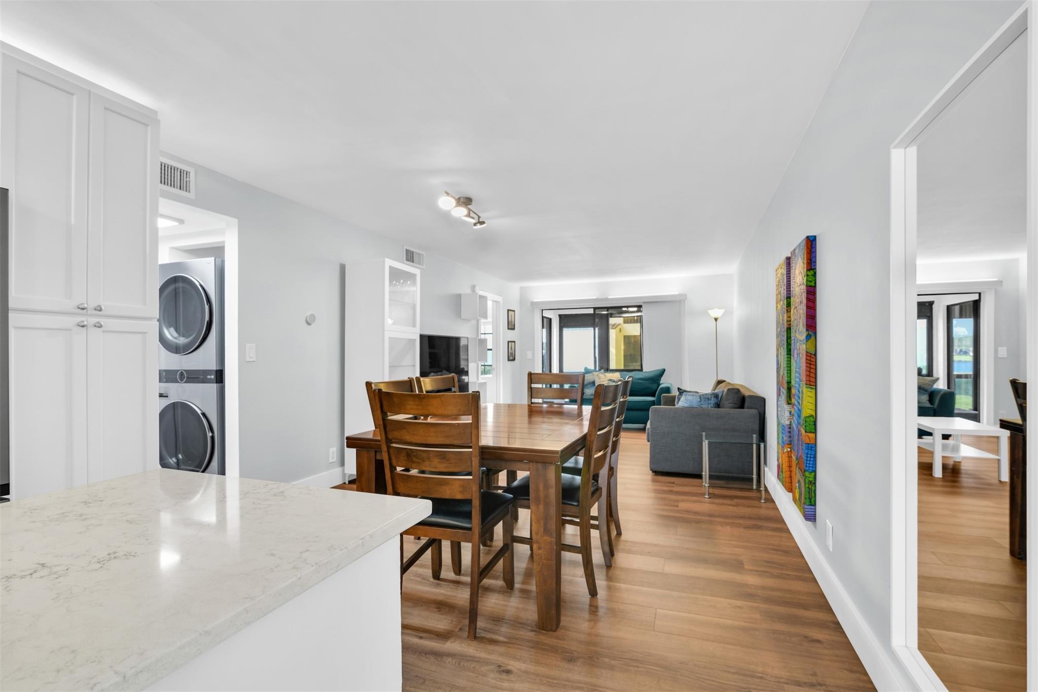 LAKE WINDWOOD - Residential