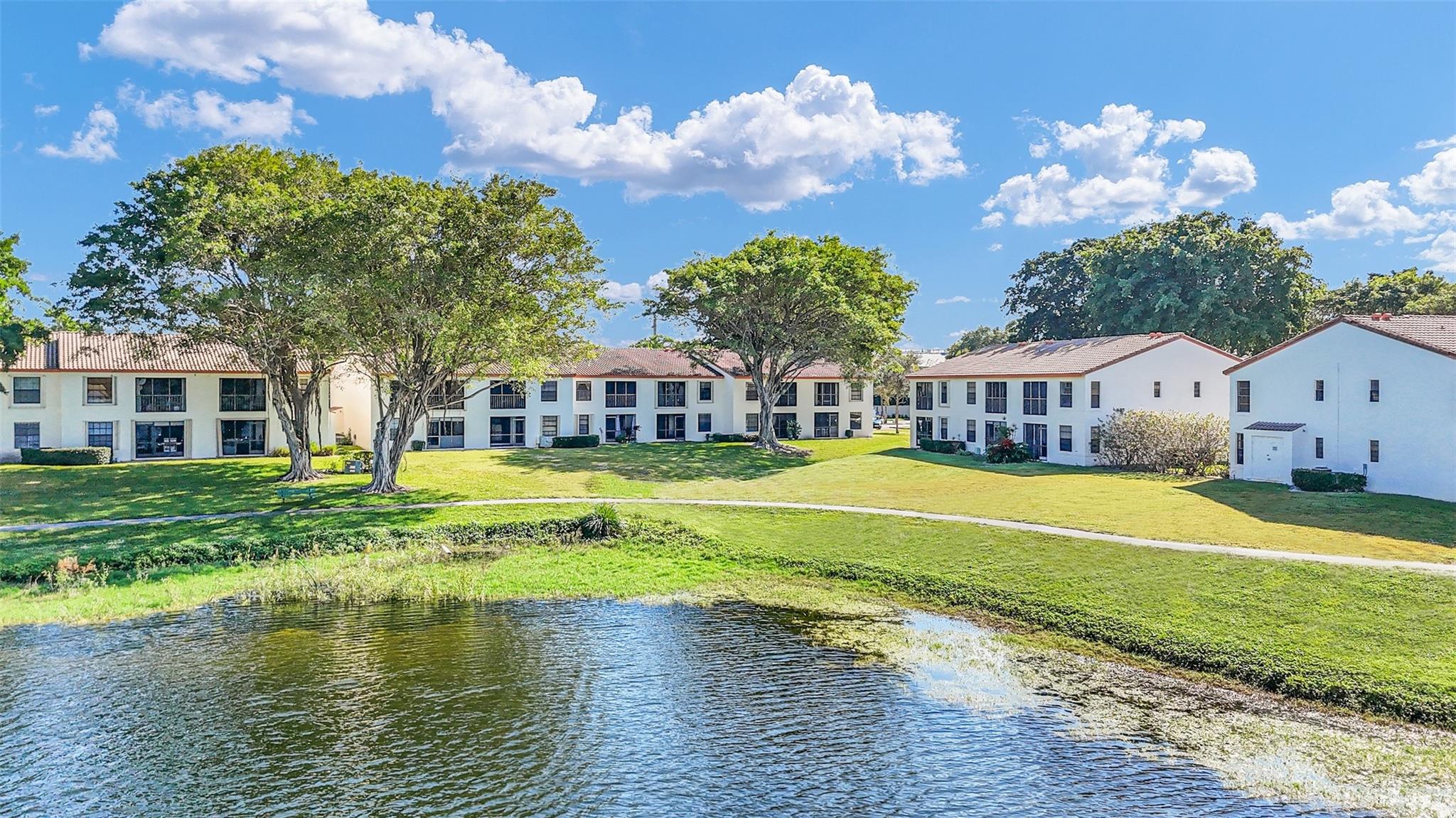 LAKE WINDWOOD - Residential