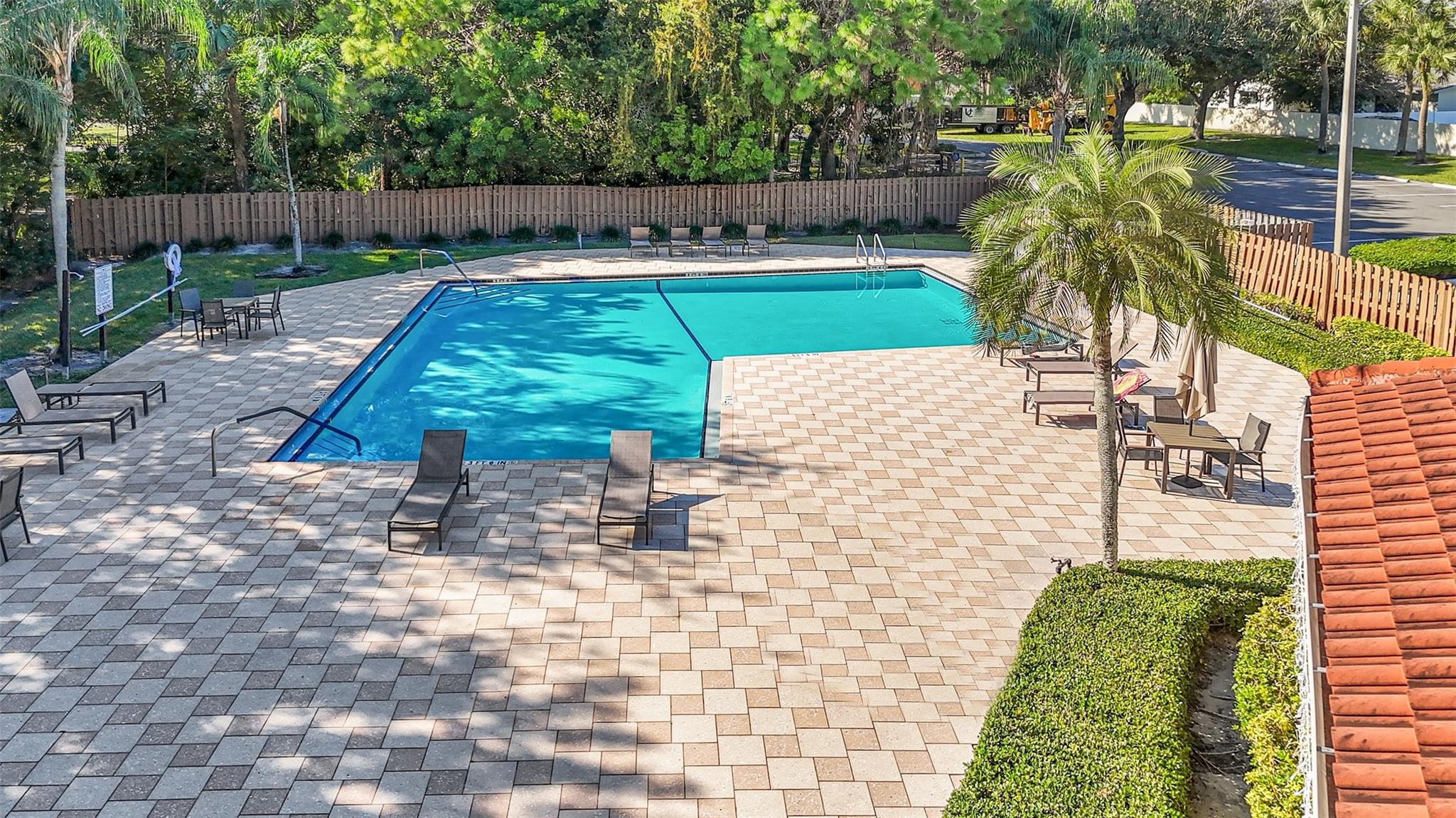 LAKE WINDWOOD - Residential