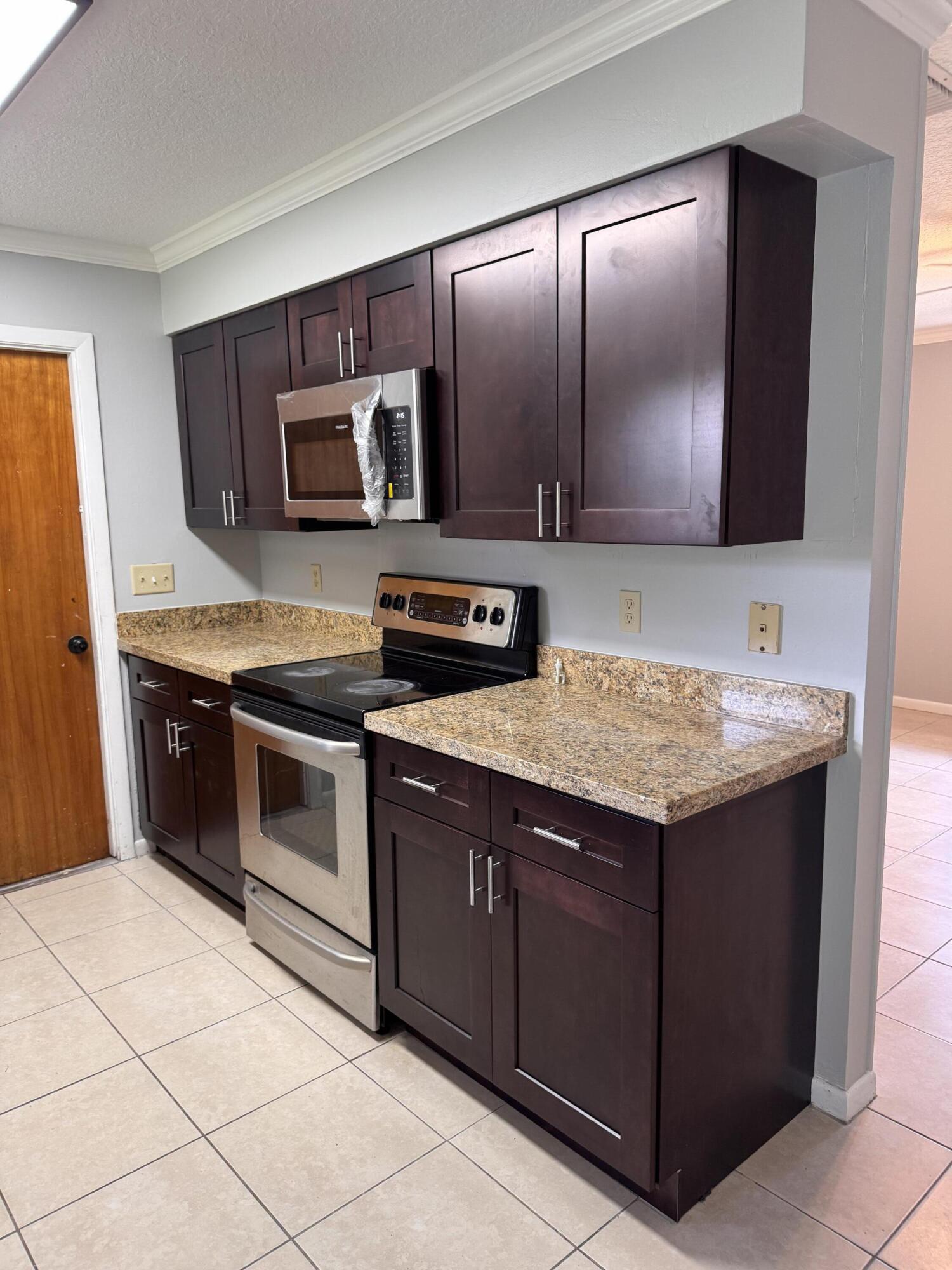 LAKEWOOD PARK ADDITION NO 1 - Residential Lease