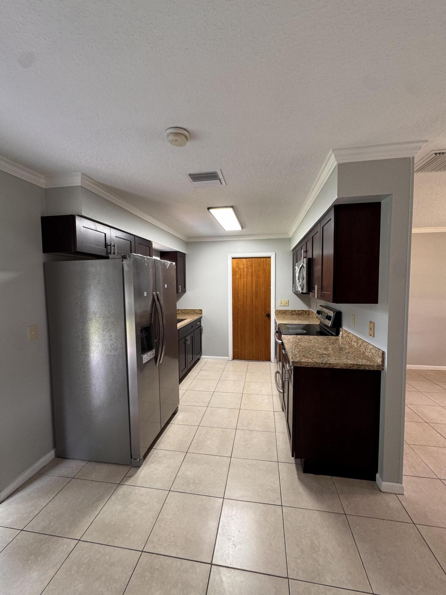 LAKEWOOD PARK ADDITION NO 1 - Residential Lease