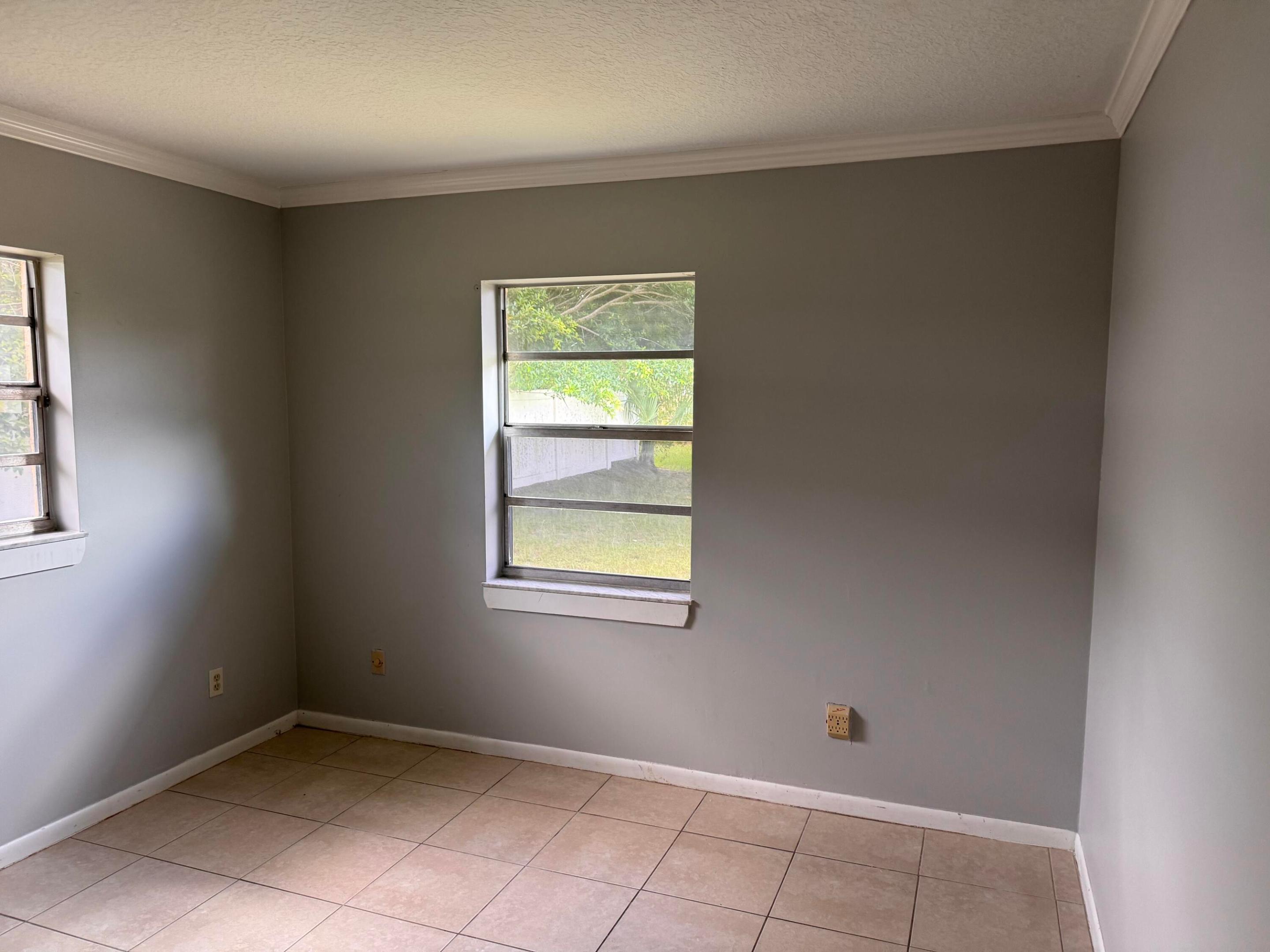 LAKEWOOD PARK ADDITION NO 1 - Residential Lease