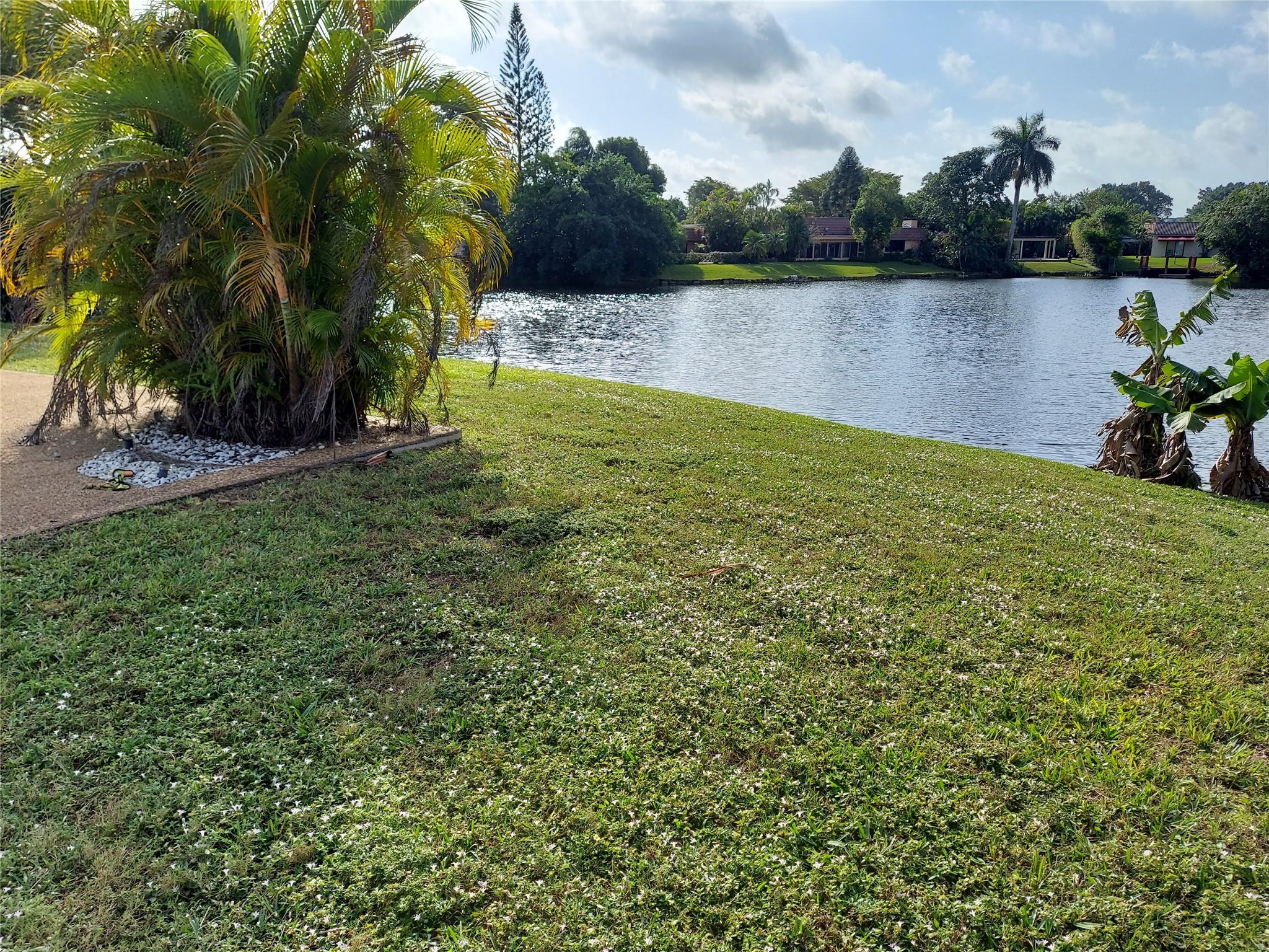 Jacaranda Area 12-C 76-12 - Residential