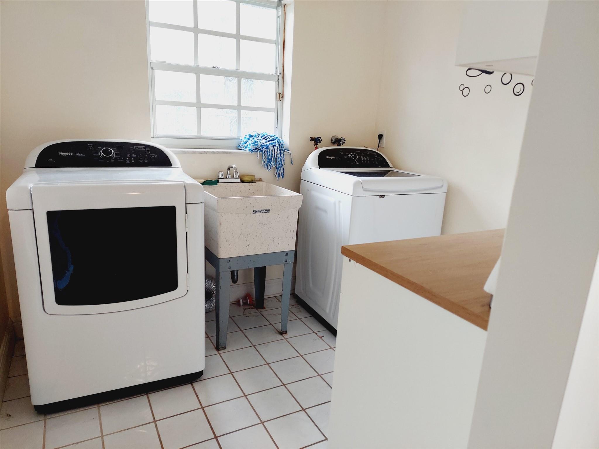 Jacaranda Area 12-C 76-12 - Residential