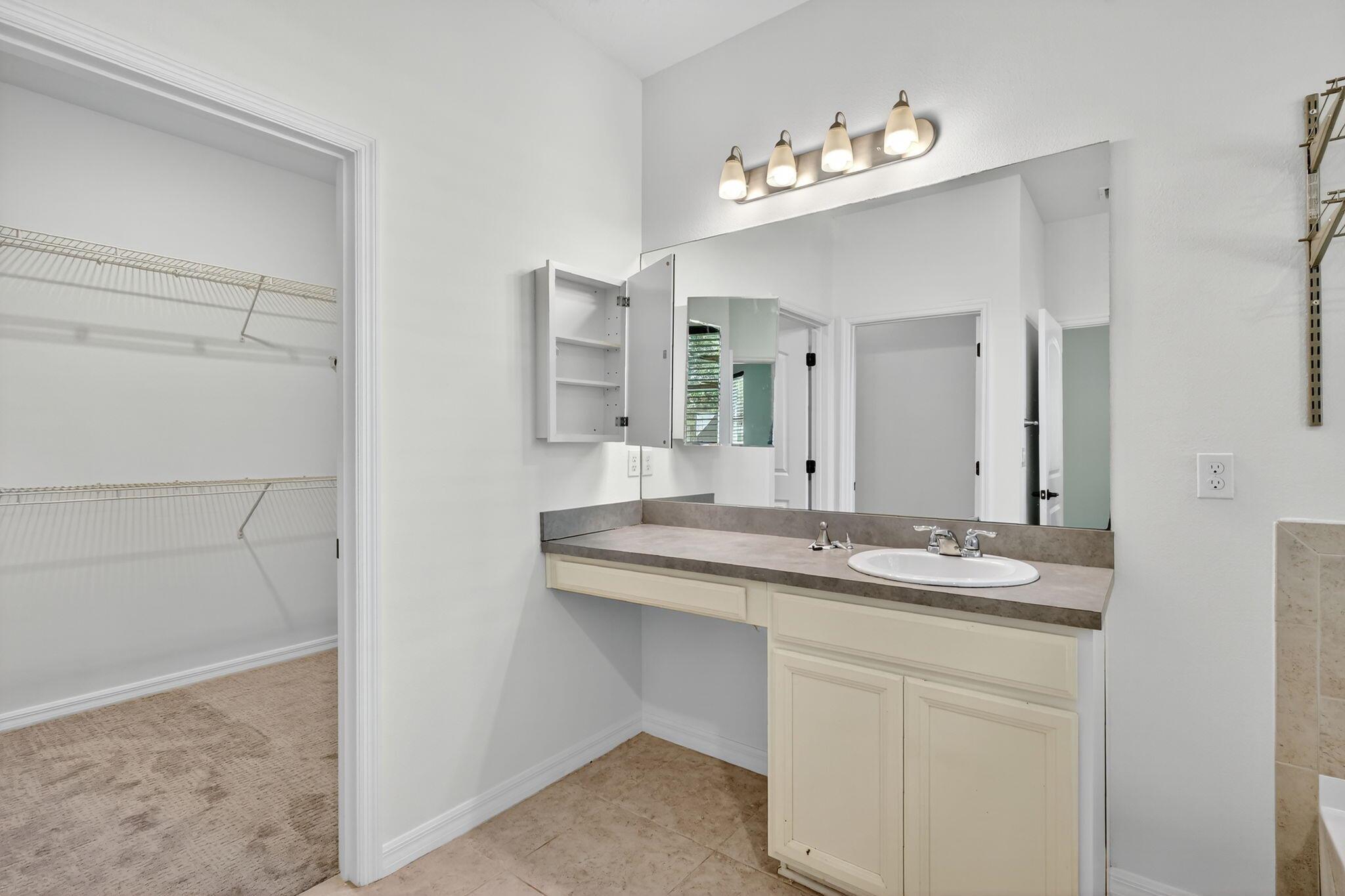PORT ST LUCIE SECTION 41 - Residential Lease