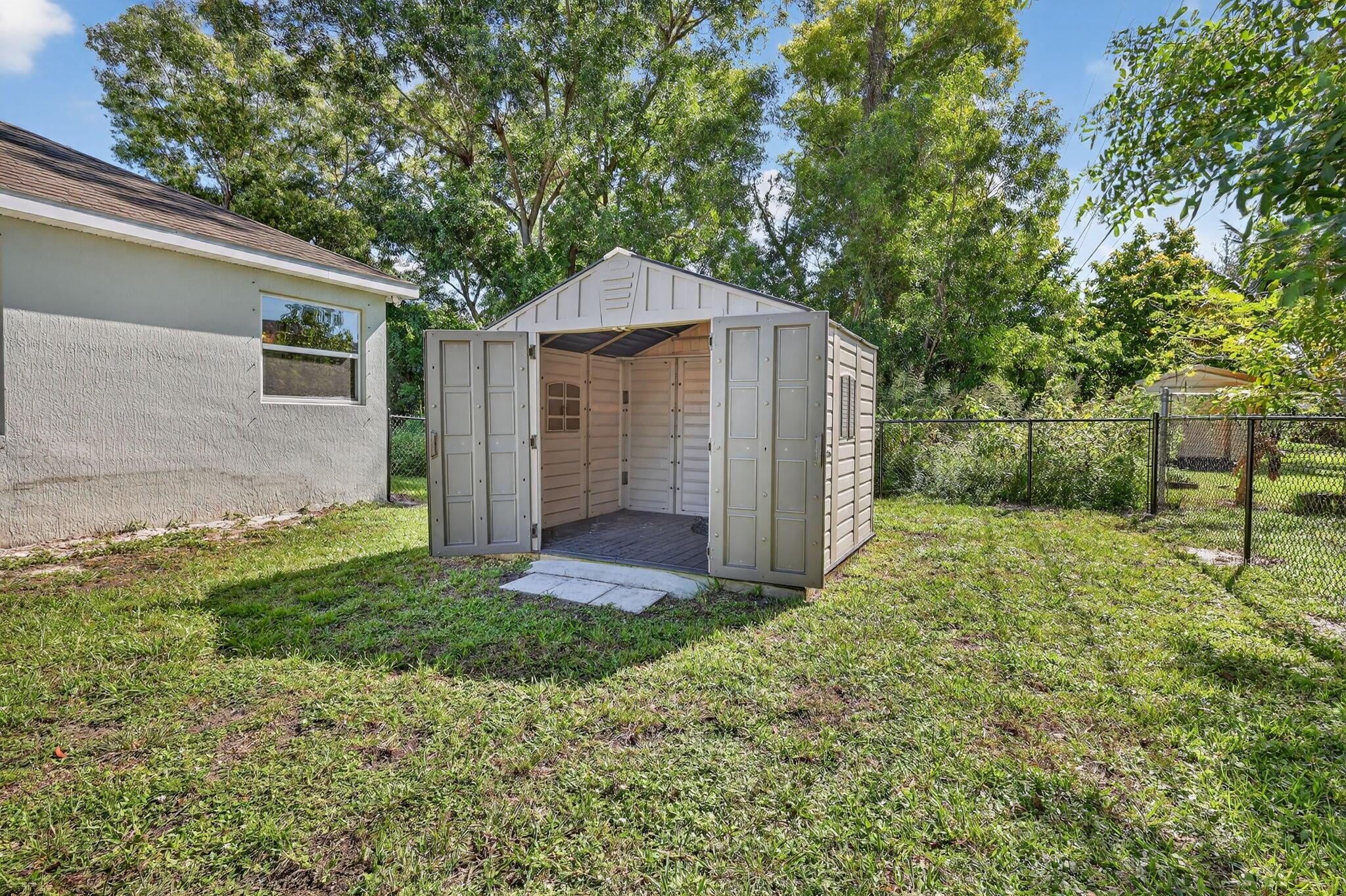 PORT ST LUCIE SECTION 41 - Residential Lease