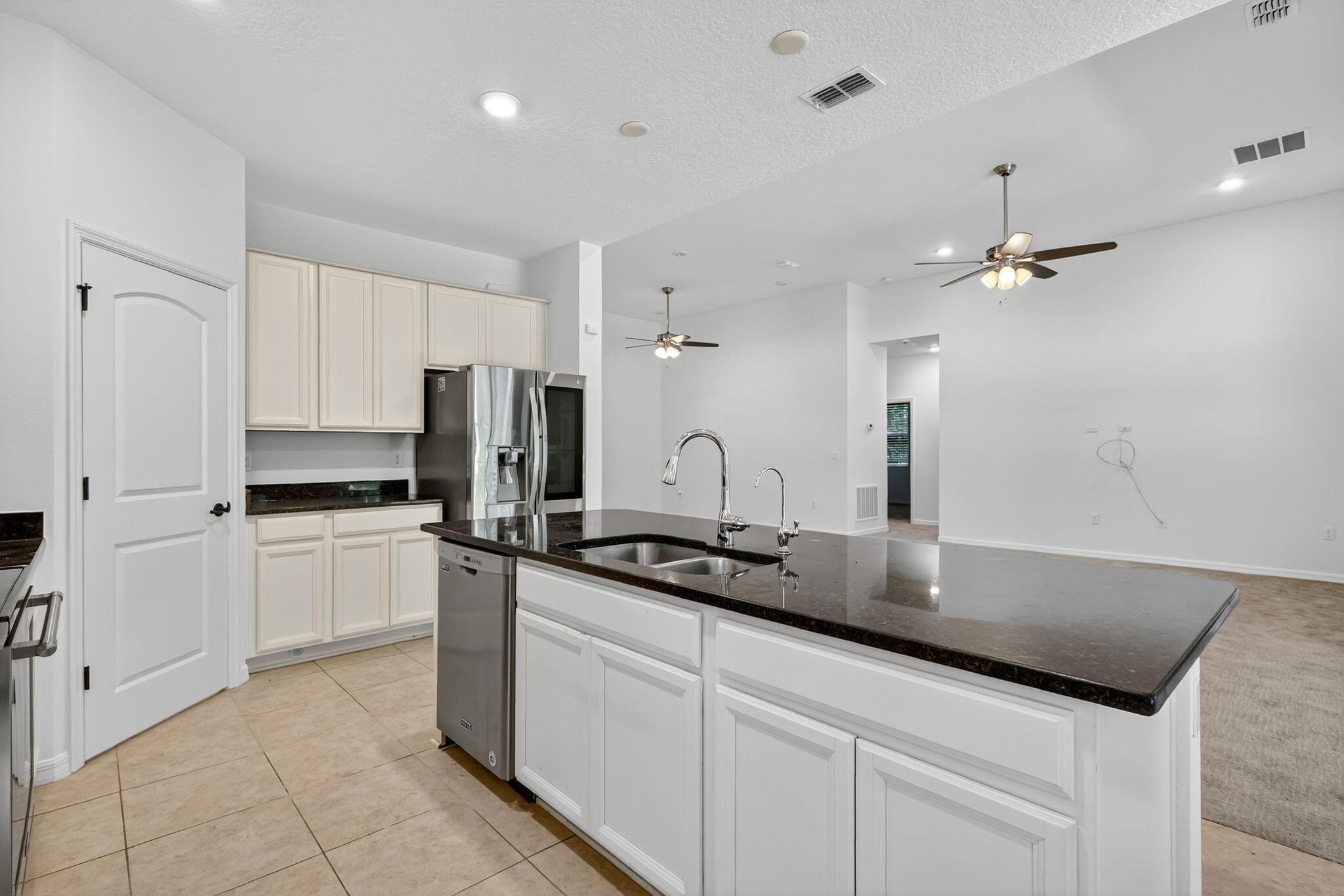 PORT ST LUCIE SECTION 41 - Residential Lease