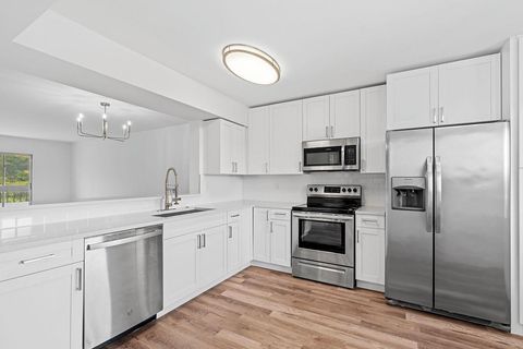 7301 Amberly Ln 403 Delray Beach FL 33446