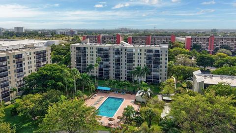 2205 S Cypress Bend Drive 908 Pompano Beach FL 33069