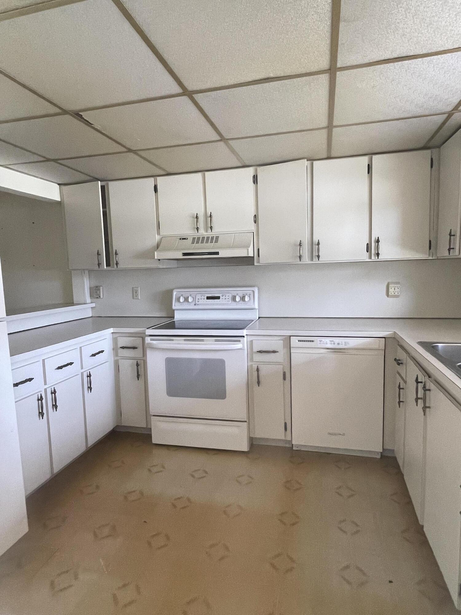 PARKWAY VILLAGE - Residential