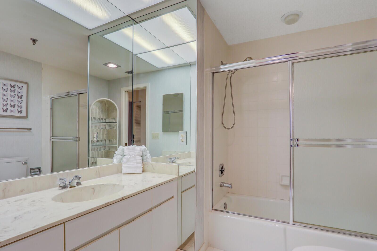 MARINA AT TWELVE OAKS CON - Residential Lease