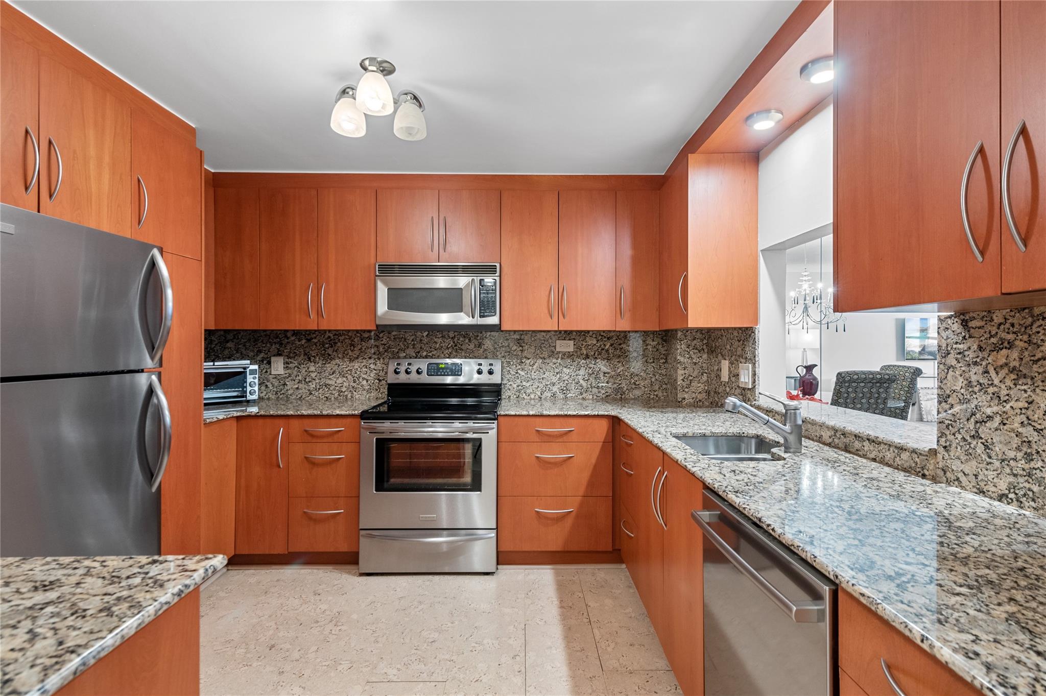 3500 Galt Ocean Dr 104