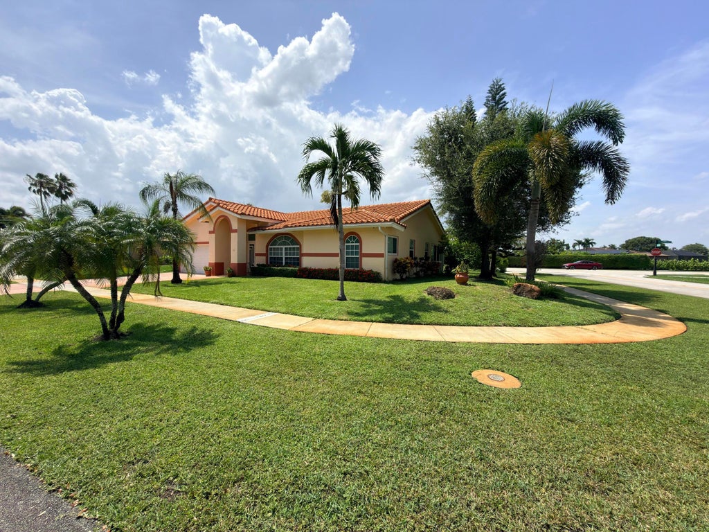 Photo of 501 SW 168th Way, Weston, FL 33326 (MLS # B26055247)