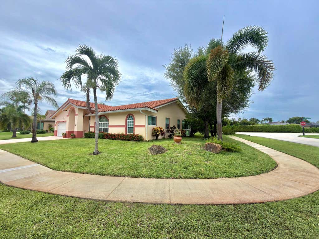 Photo of 501 SW 168th Way, Weston, FL 33326 (MLS # B26055247)