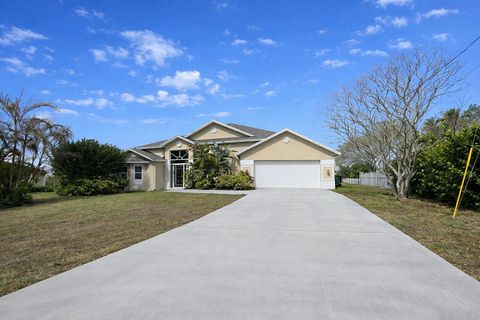 Property photo of 301 Sw Buzby Court, Port St Lucie, FL 34953