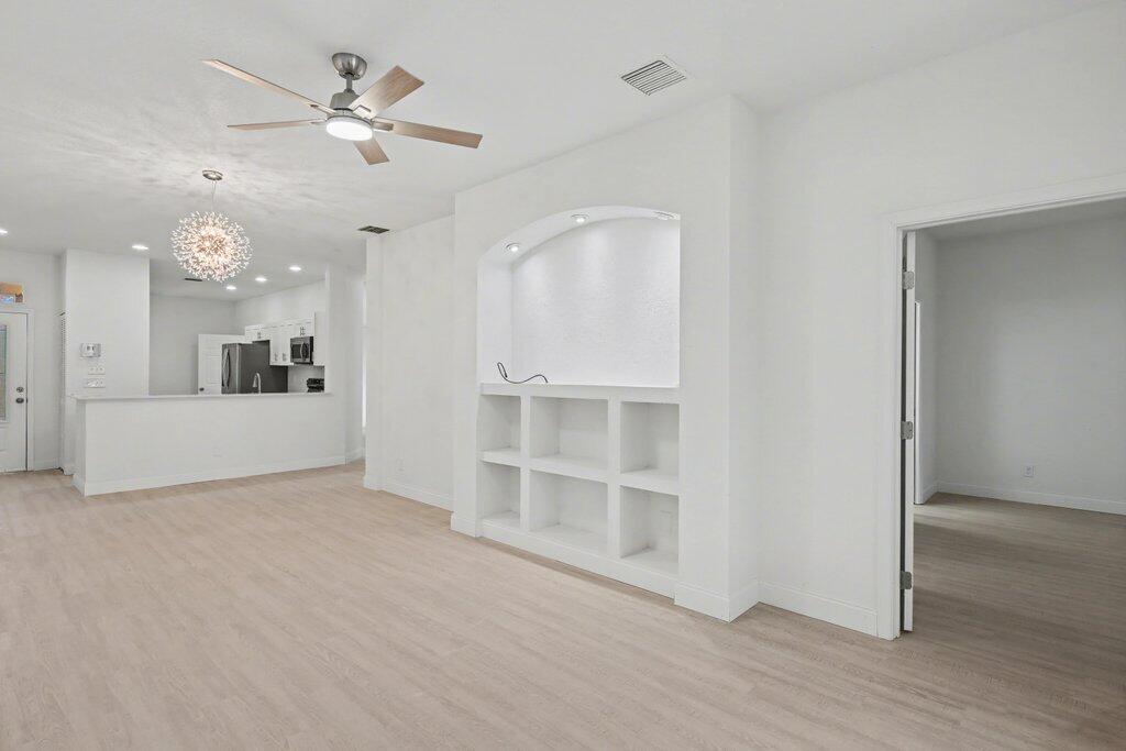 WHISPERING SOUND - Residential