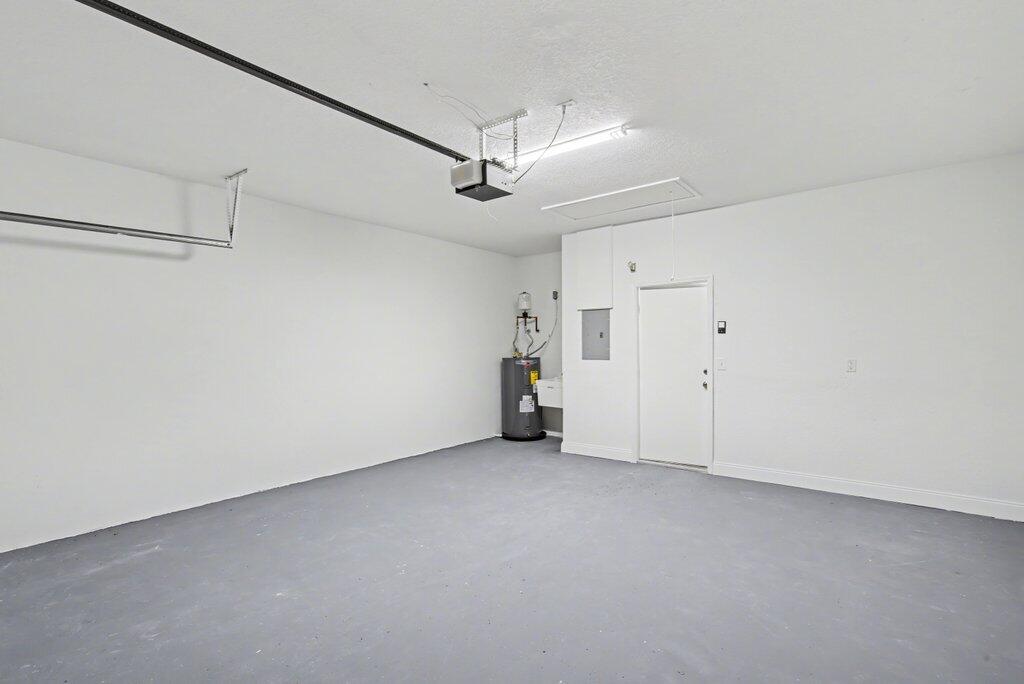 WHISPERING SOUND - Residential