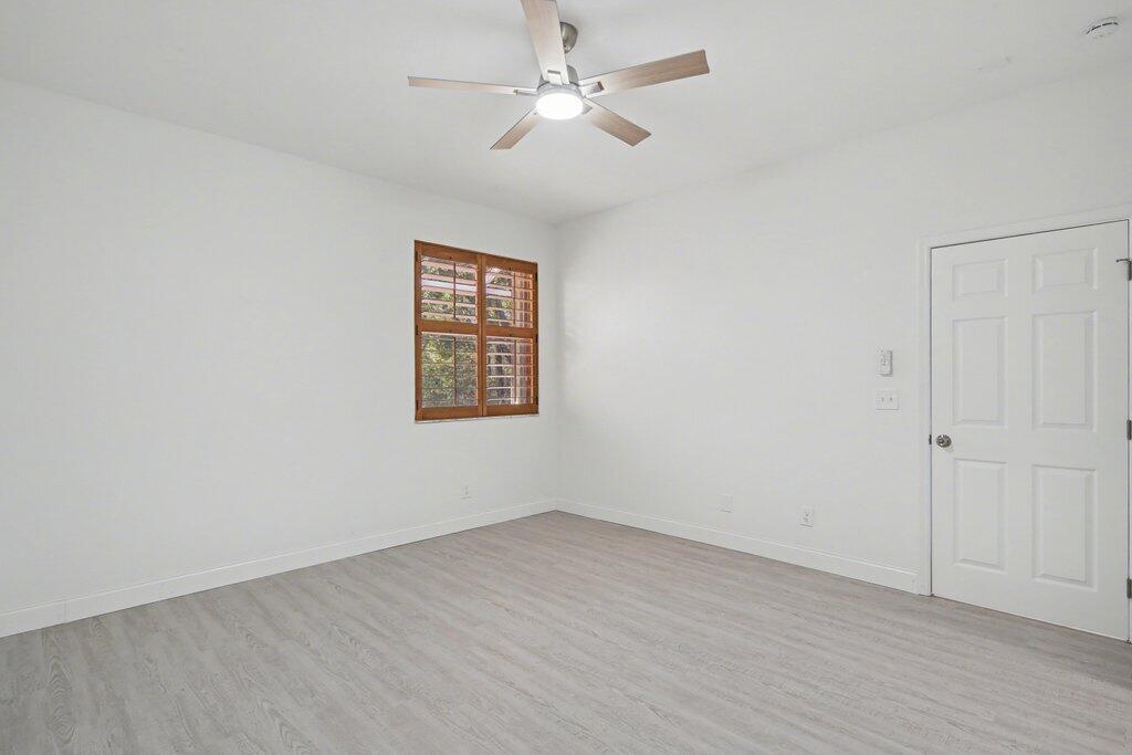 WHISPERING SOUND - Residential