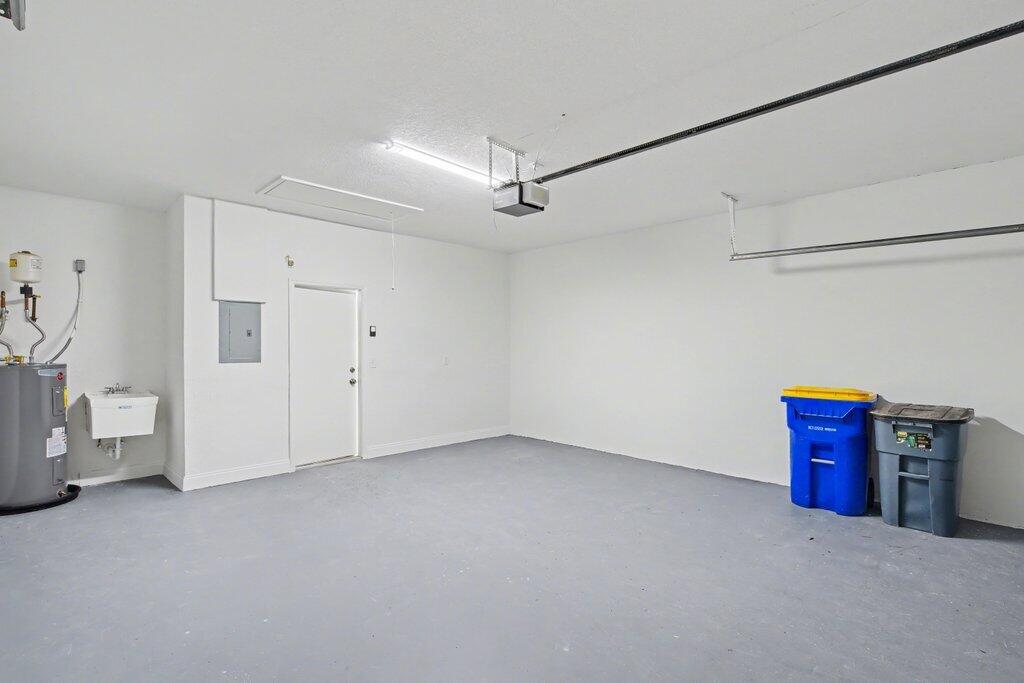 WHISPERING SOUND - Residential