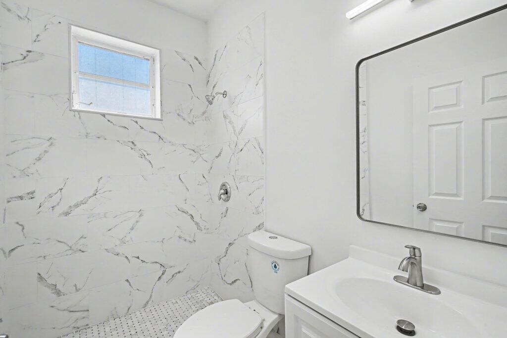 WHISPERING SOUND - Residential