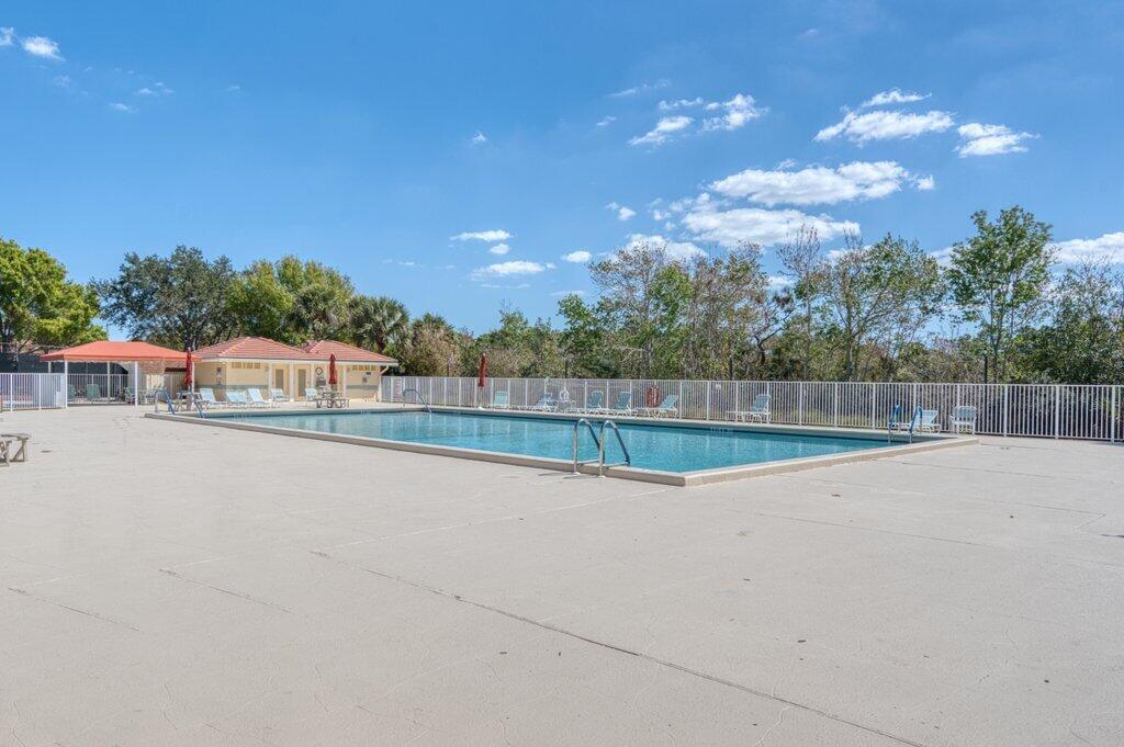 WHISPERING SOUND - Residential