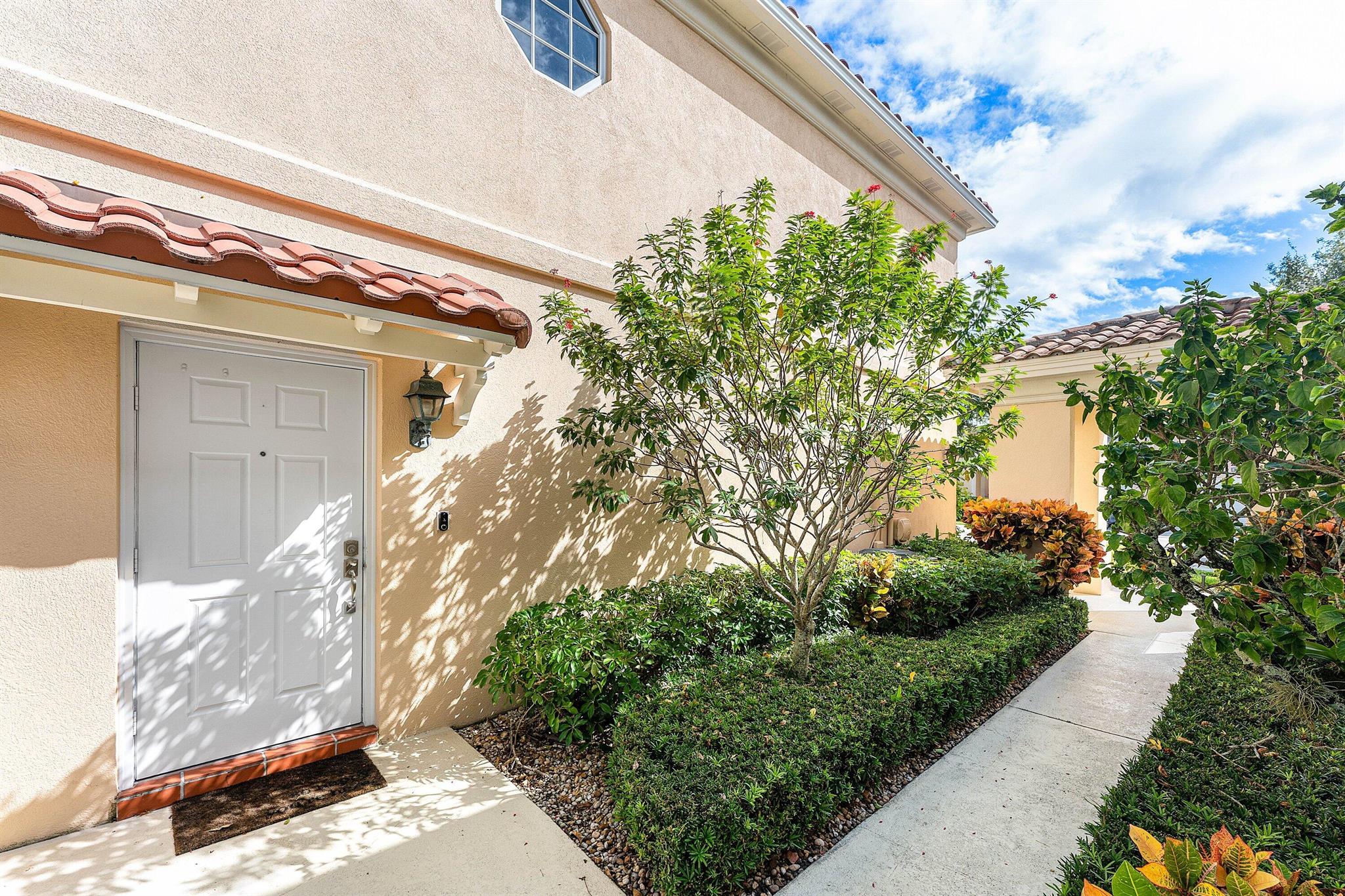 RIVERWALK 6 - Residential Lease