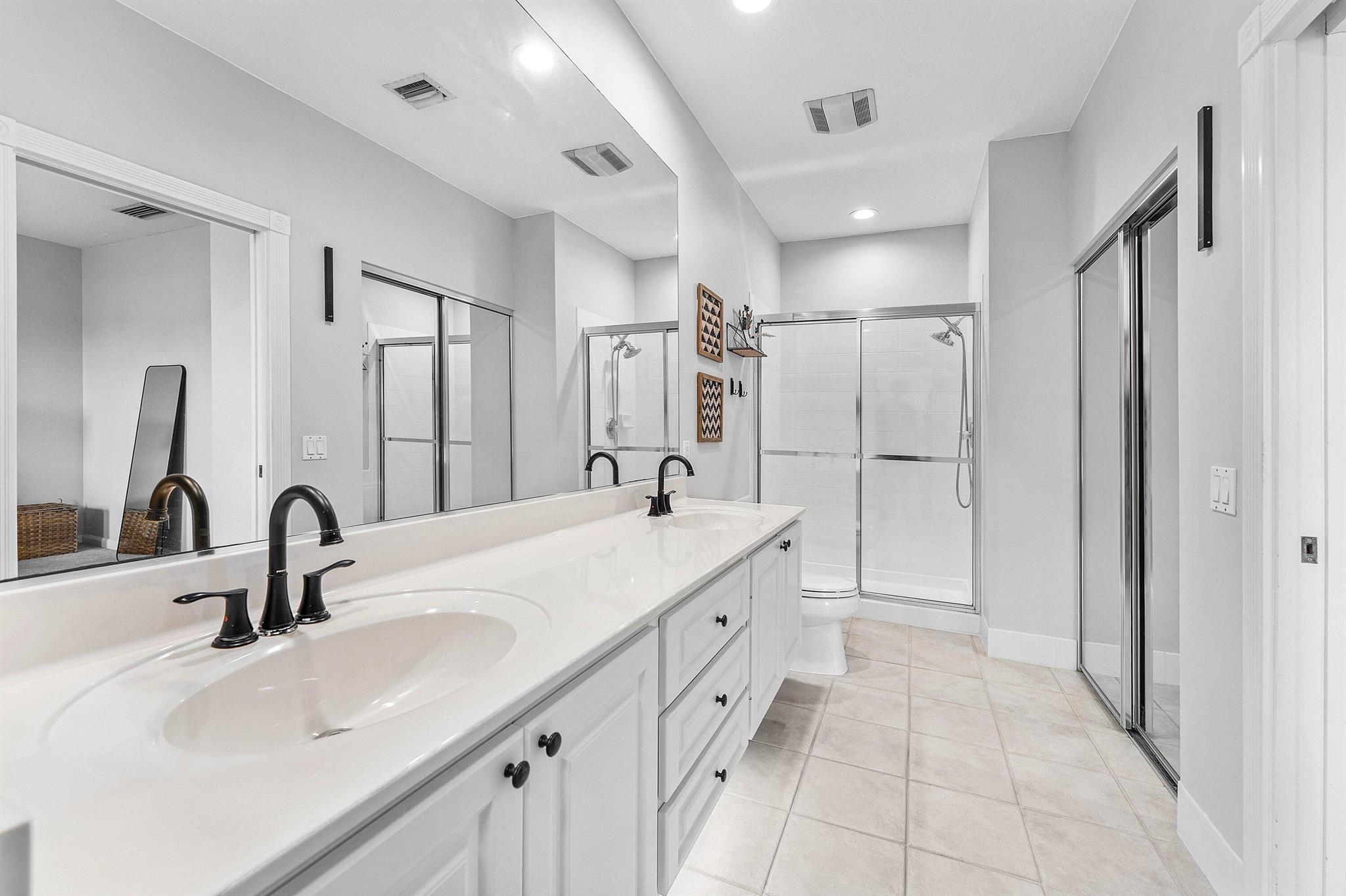 RIVERWALK 6 - Residential Lease