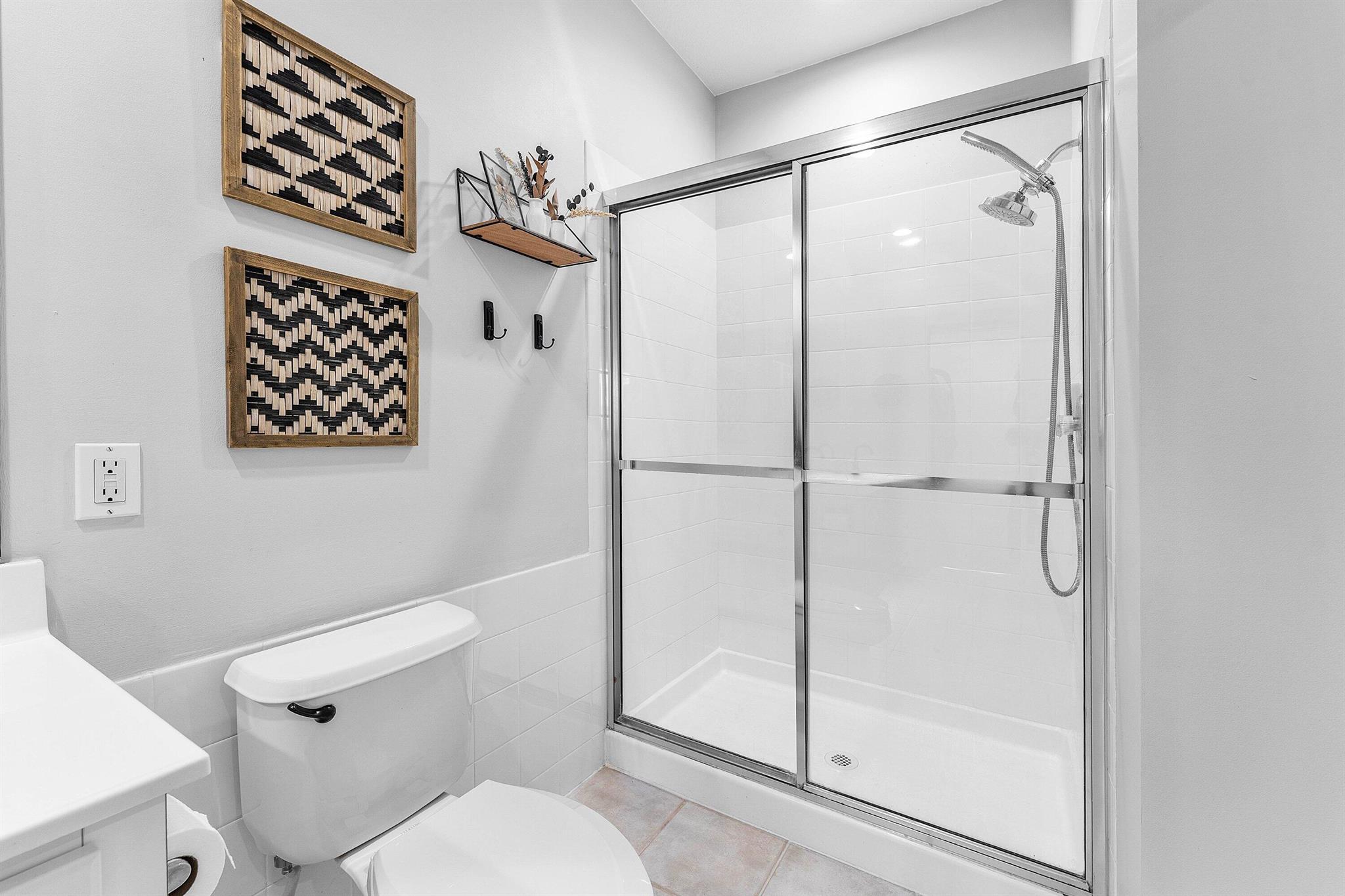 RIVERWALK 6 - Residential Lease