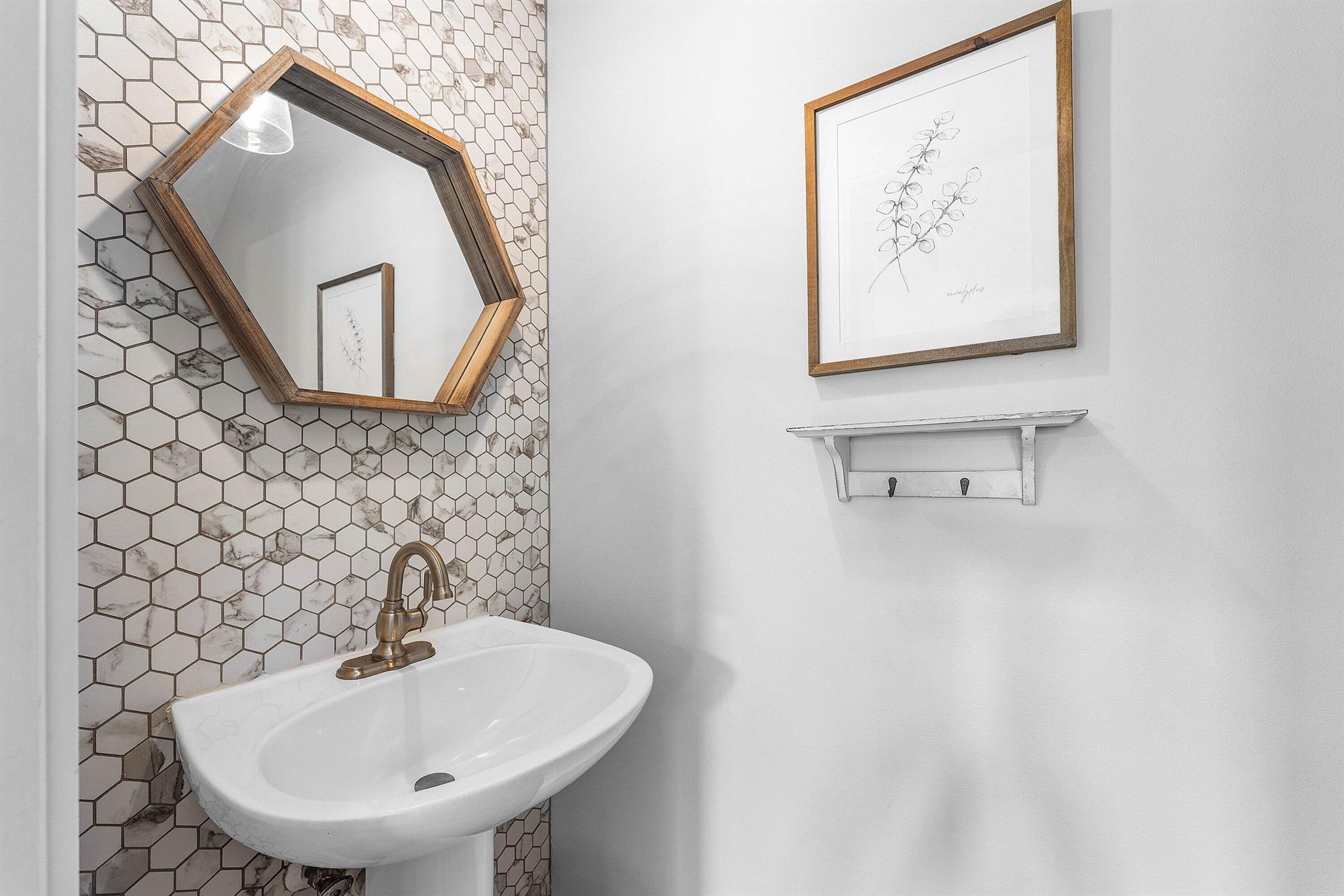 RIVERWALK 6 - Residential Lease