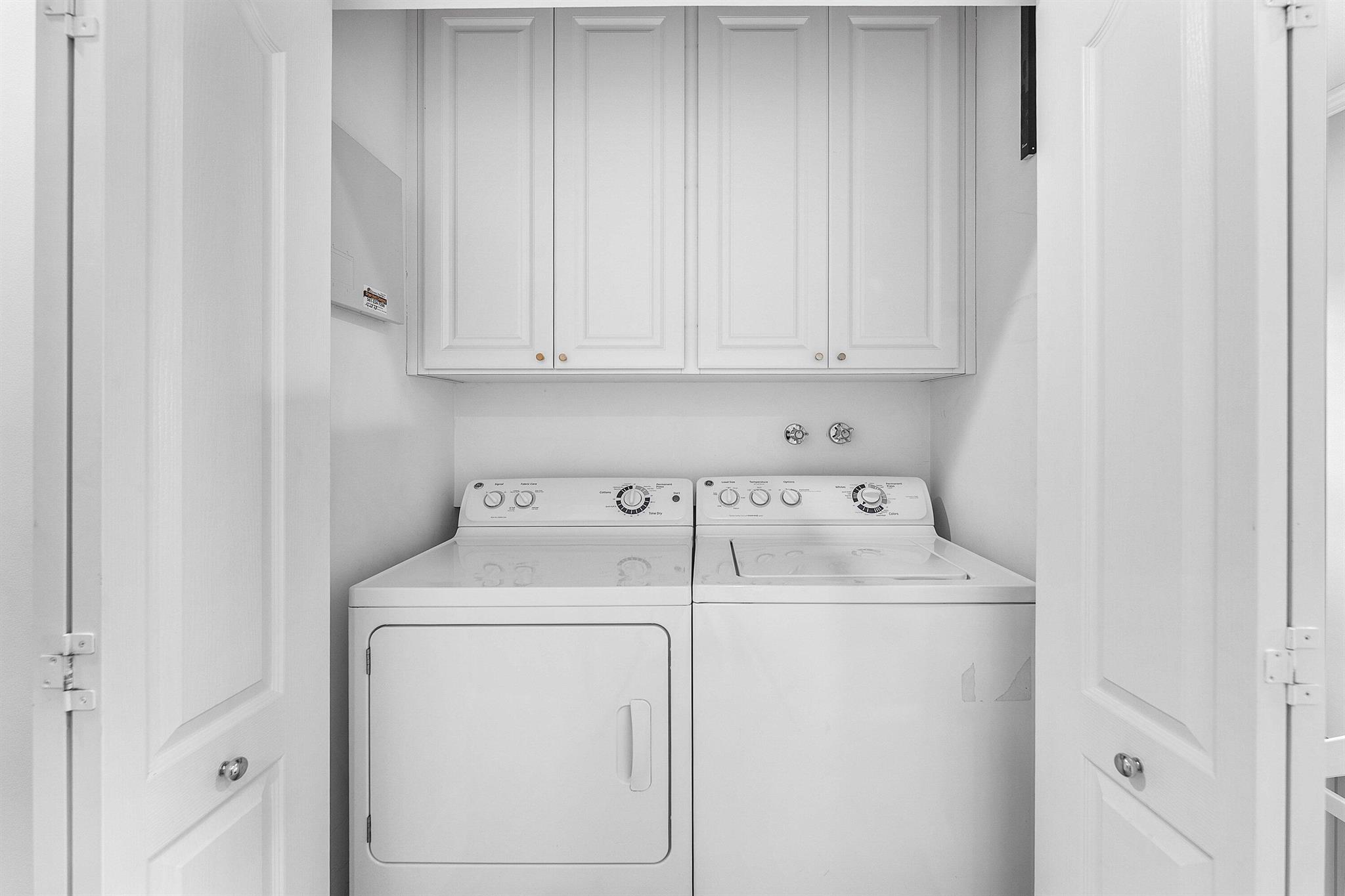 RIVERWALK 6 - Residential Lease