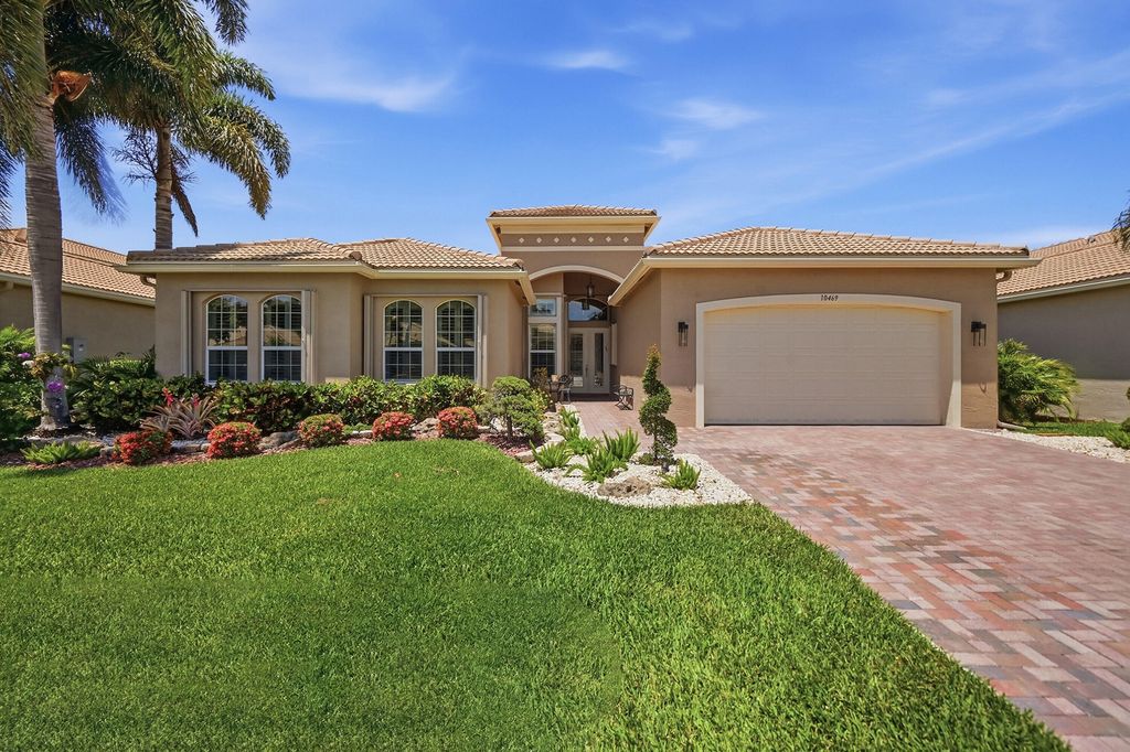 Photo of 10469 Whitewind Circle, Boynton Beach, FL 33473 (MLS # B26024173)