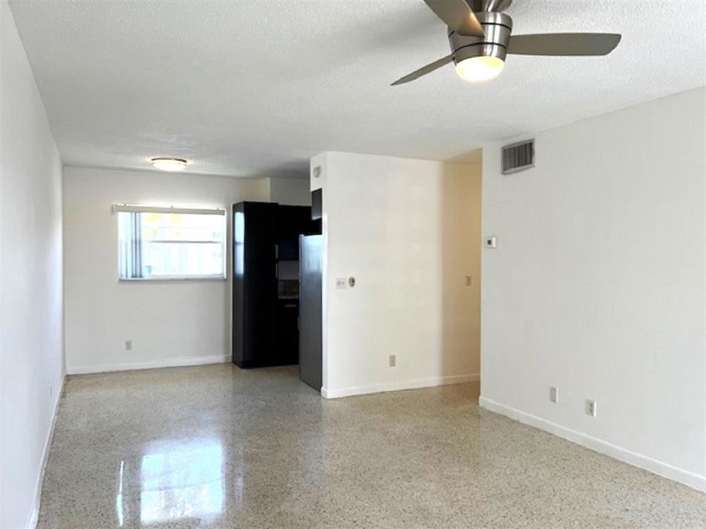 270 NE 40th Street NE 26, Oakland Park FL 33334