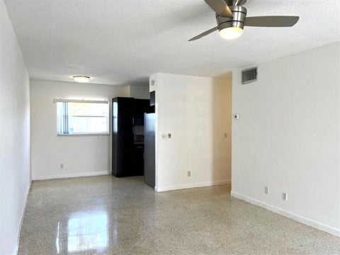 Tiny photo for 270 NE 40th Street NE #26, Oakland Park, FL 33334 (MLS # B26041493)