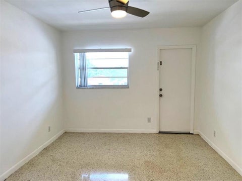 Tiny photo for 270 NE 40th Street NE #26, Oakland Park, FL 33334 (MLS # B26041493)