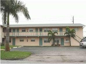 Photo of 270 NE 40th Street NE #26, Oakland Park, FL 33334 (MLS # B26041493)