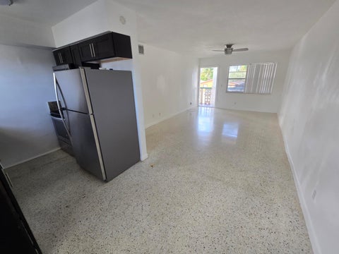 Tiny photo for 270 NE 40th Street NE #26, Oakland Park, FL 33334 (MLS # B26041493)