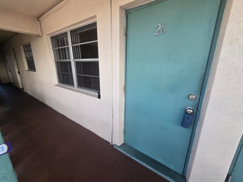 Tiny photo for 270 NE 40th Street NE #26, Oakland Park, FL 33334 (MLS # B26041493)