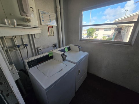 Tiny photo for 270 NE 40th Street NE #26, Oakland Park, FL 33334 (MLS # B26041493)